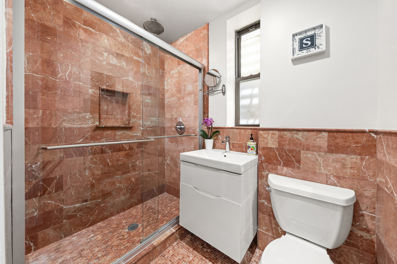 87 BARROW Street 2G