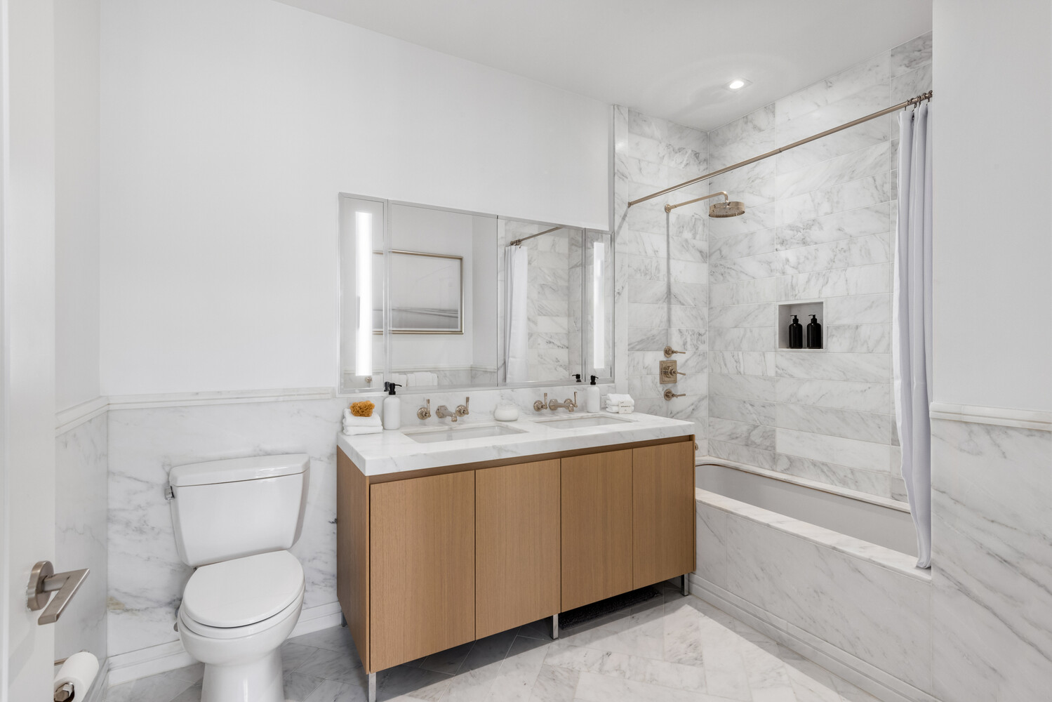 215 E 19TH Street 6B