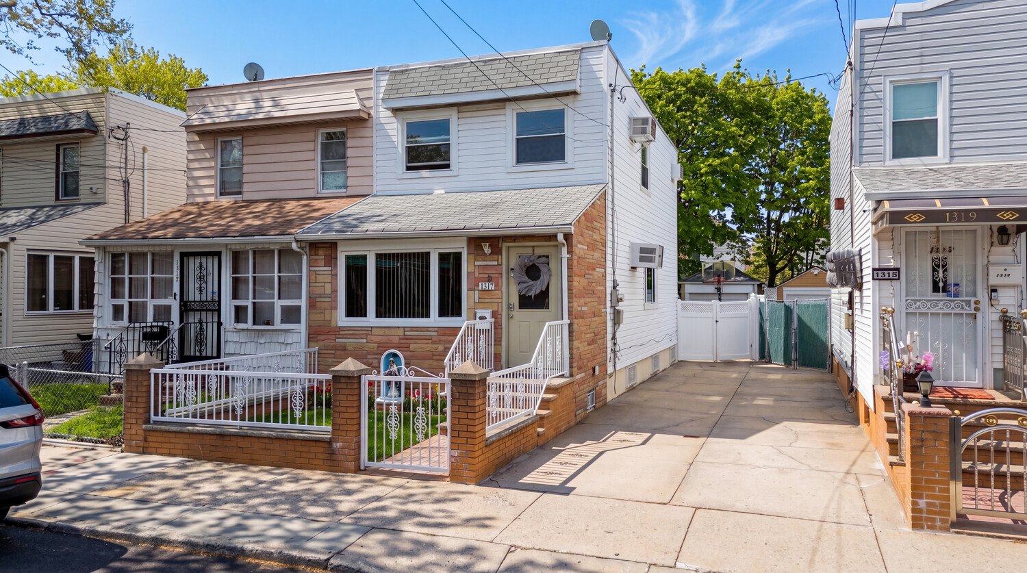 1317 E 58TH Street