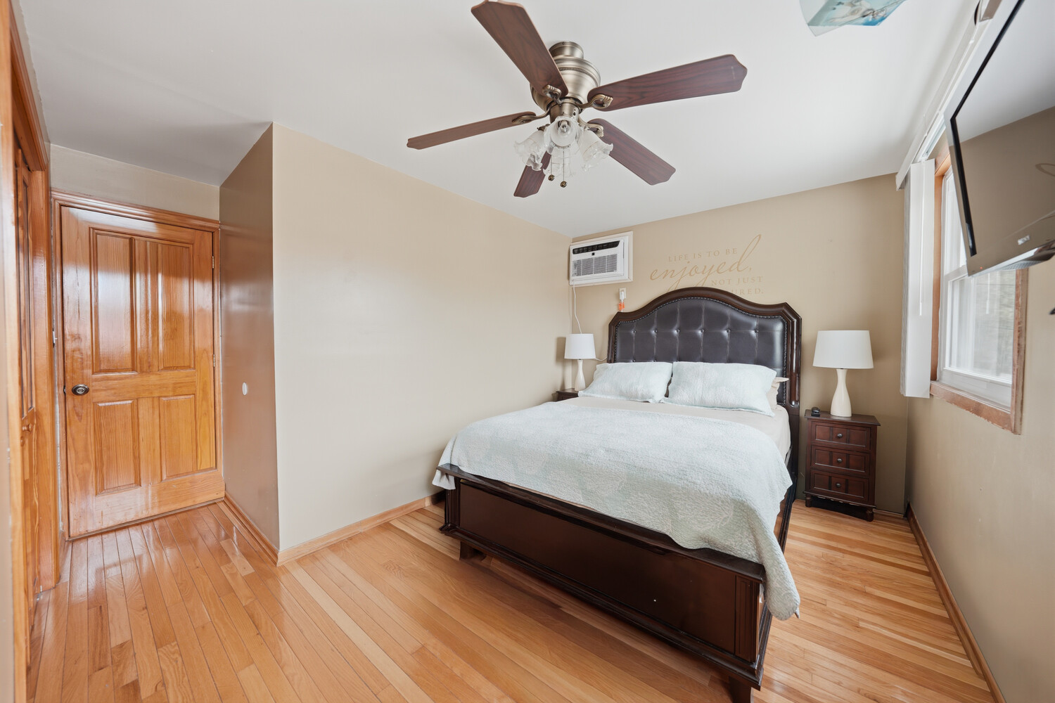 1317 E 58TH Street