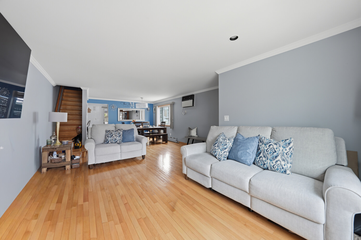 1317 E 58TH Street