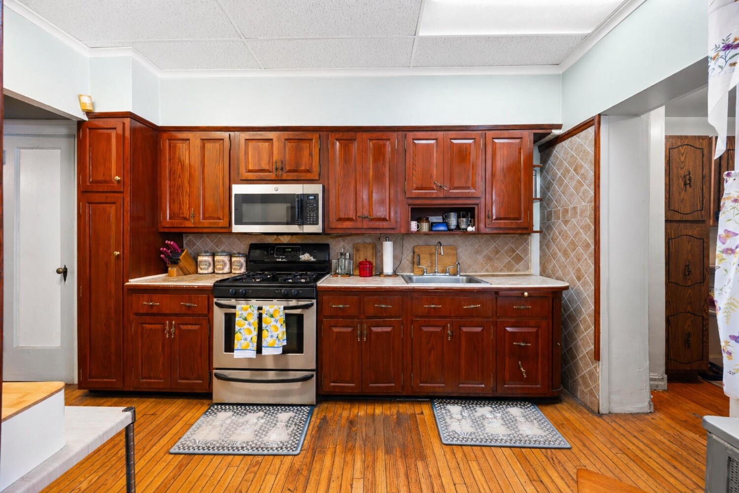 1003 LENOX Road