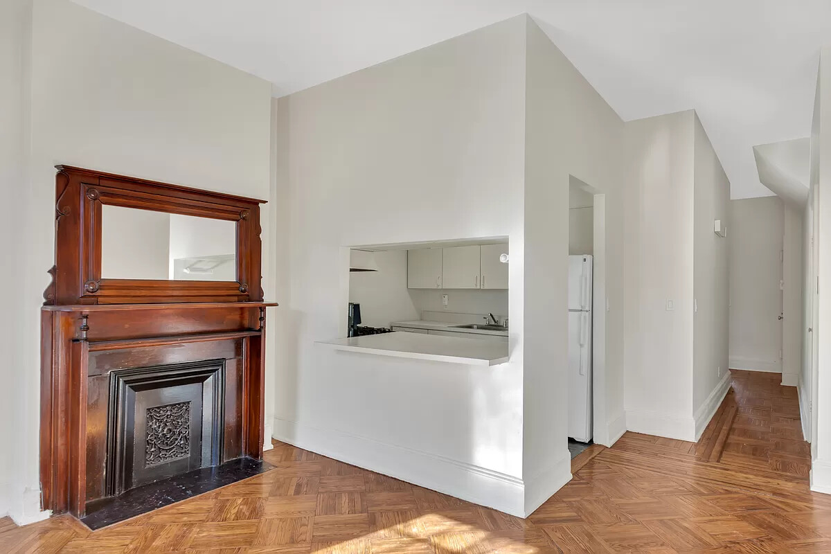 309 W 138TH Street
