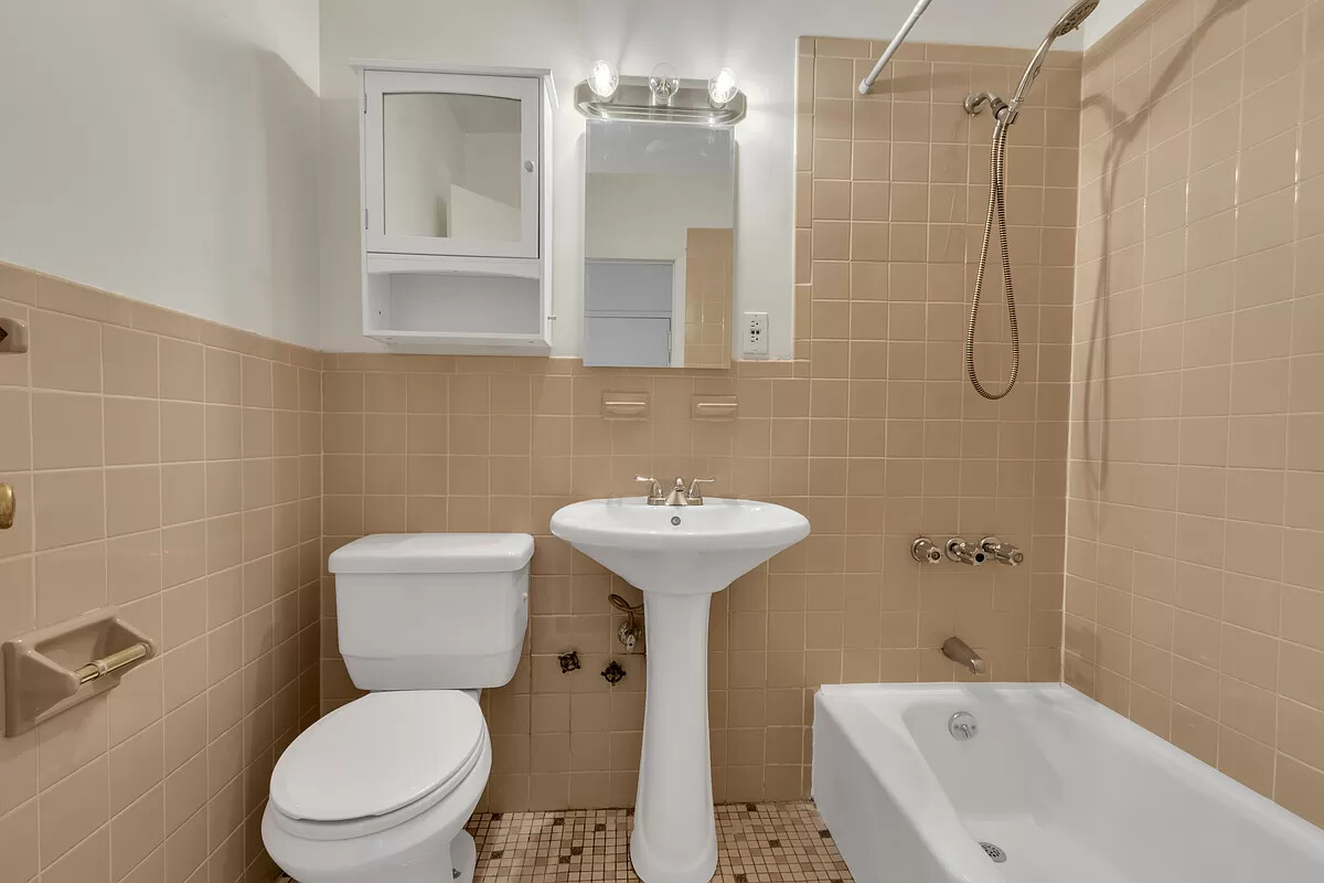 309 W 138TH Street