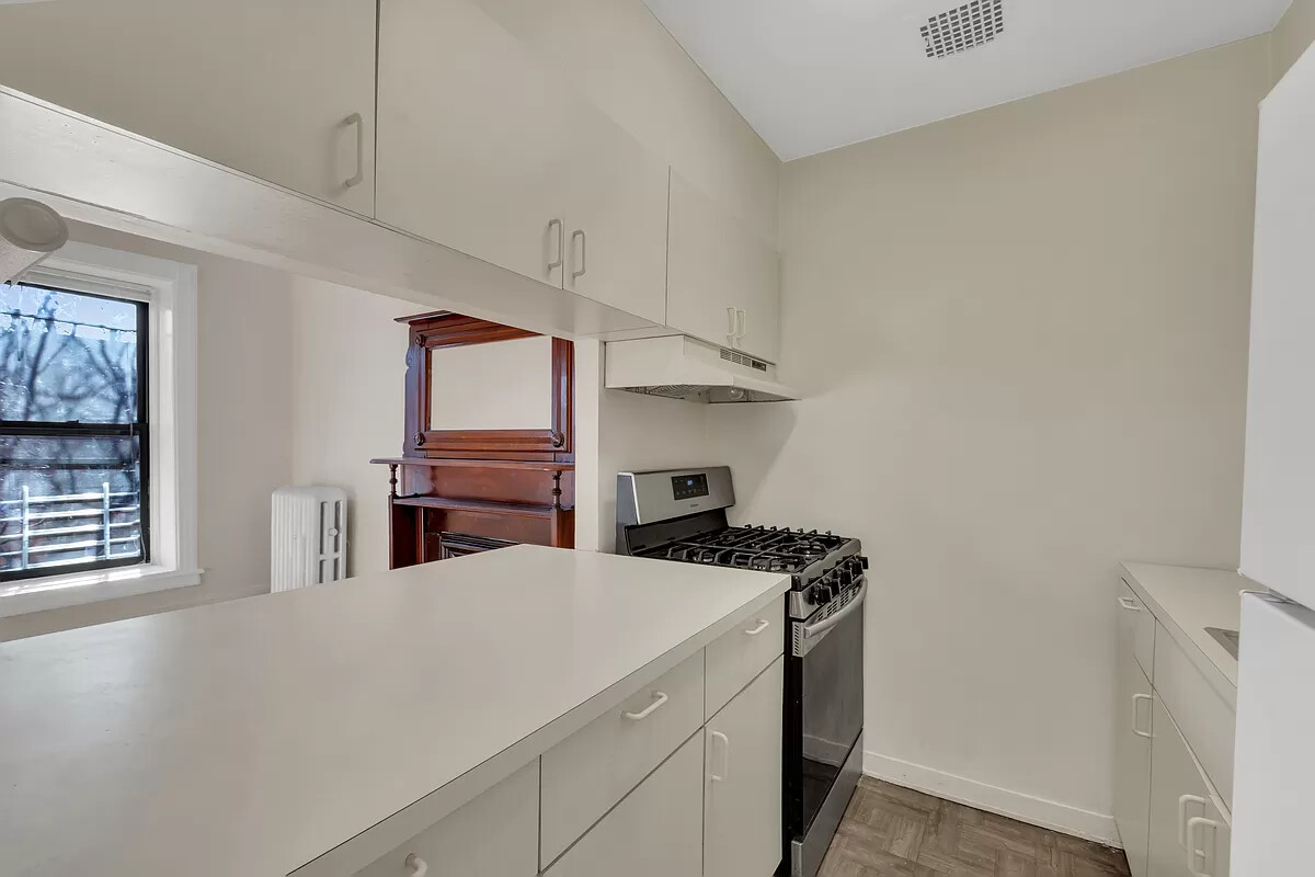 309 W 138TH Street