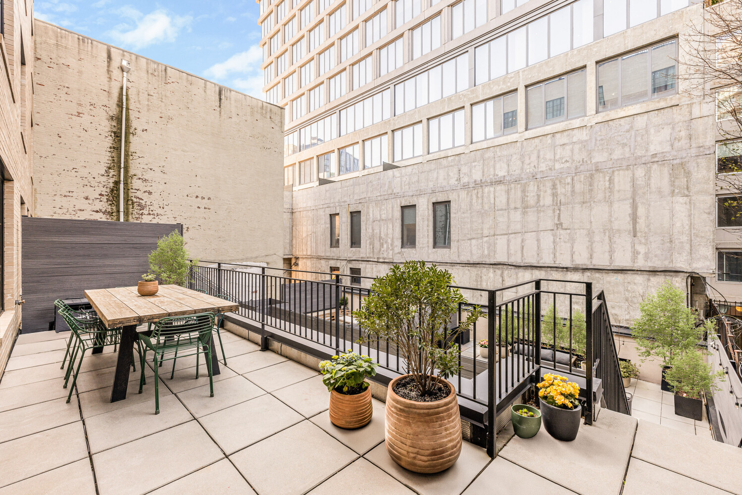 532 CLINTON Avenue 2A