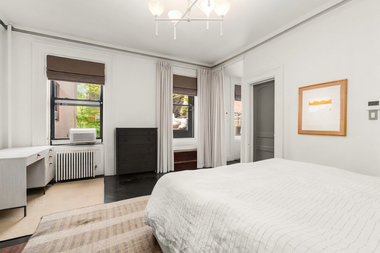 44 REMSEN Street 4/6