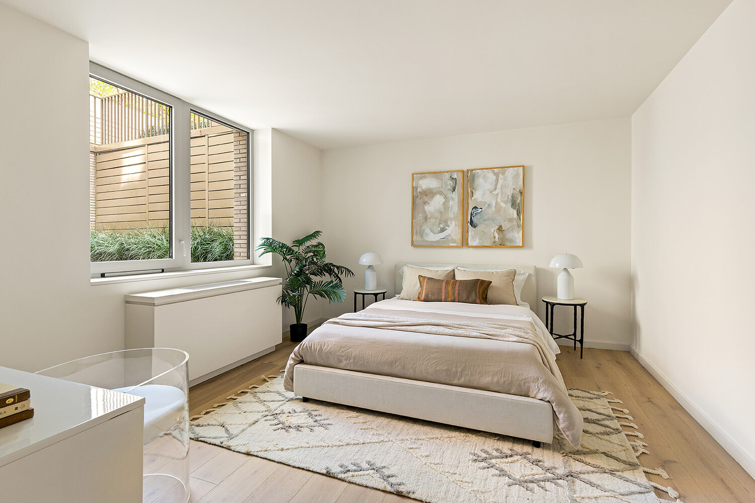 66 CLINTON Street MAISONETTE