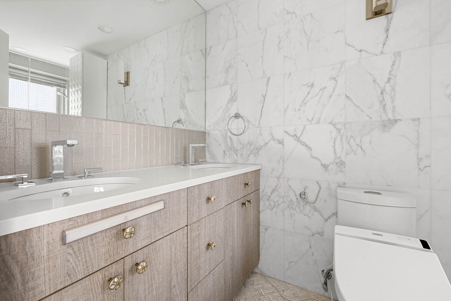 300 E 40TH Street 32/K