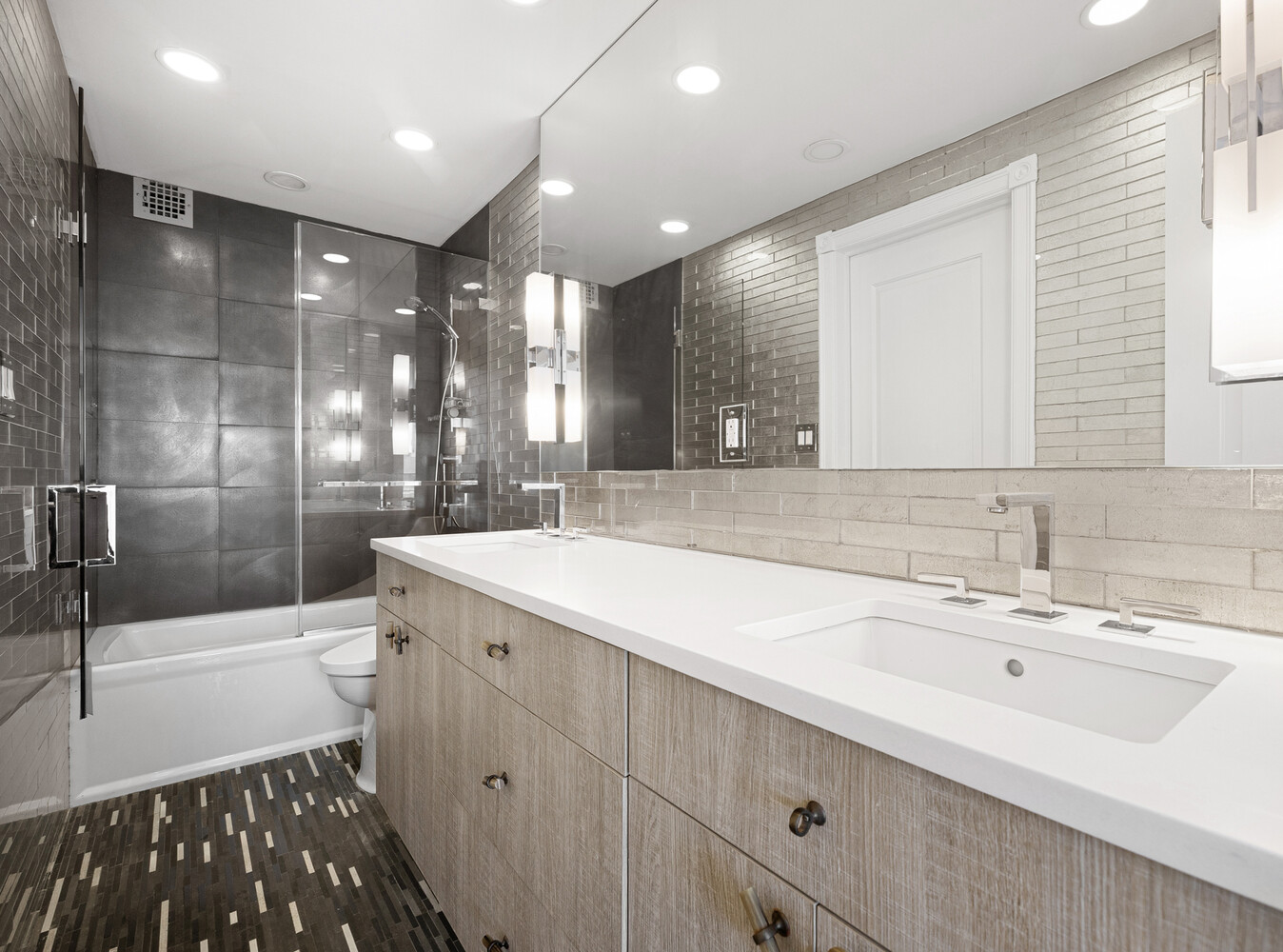 300 E 40TH Street 32/K
