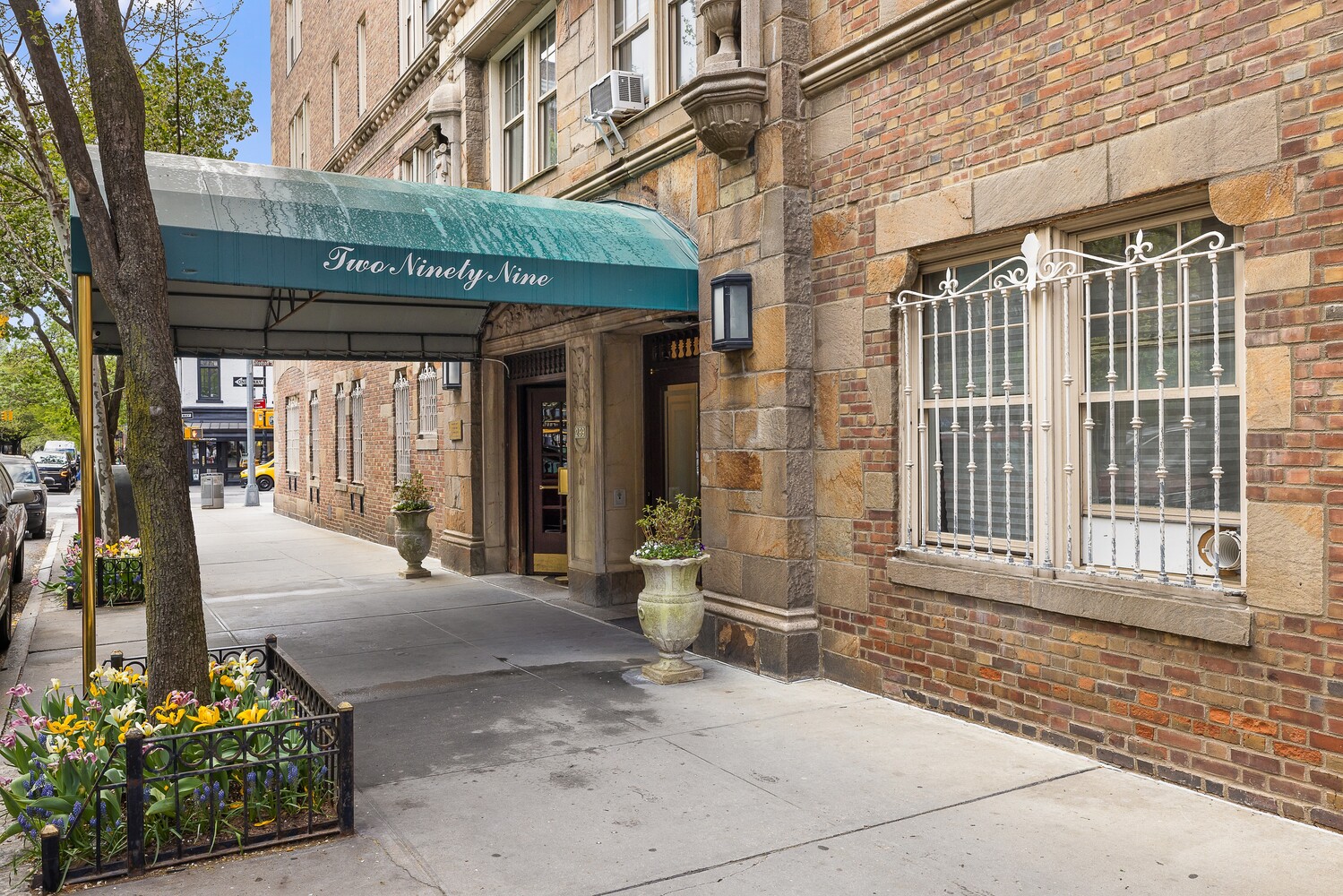 299 W 12TH Street 17D