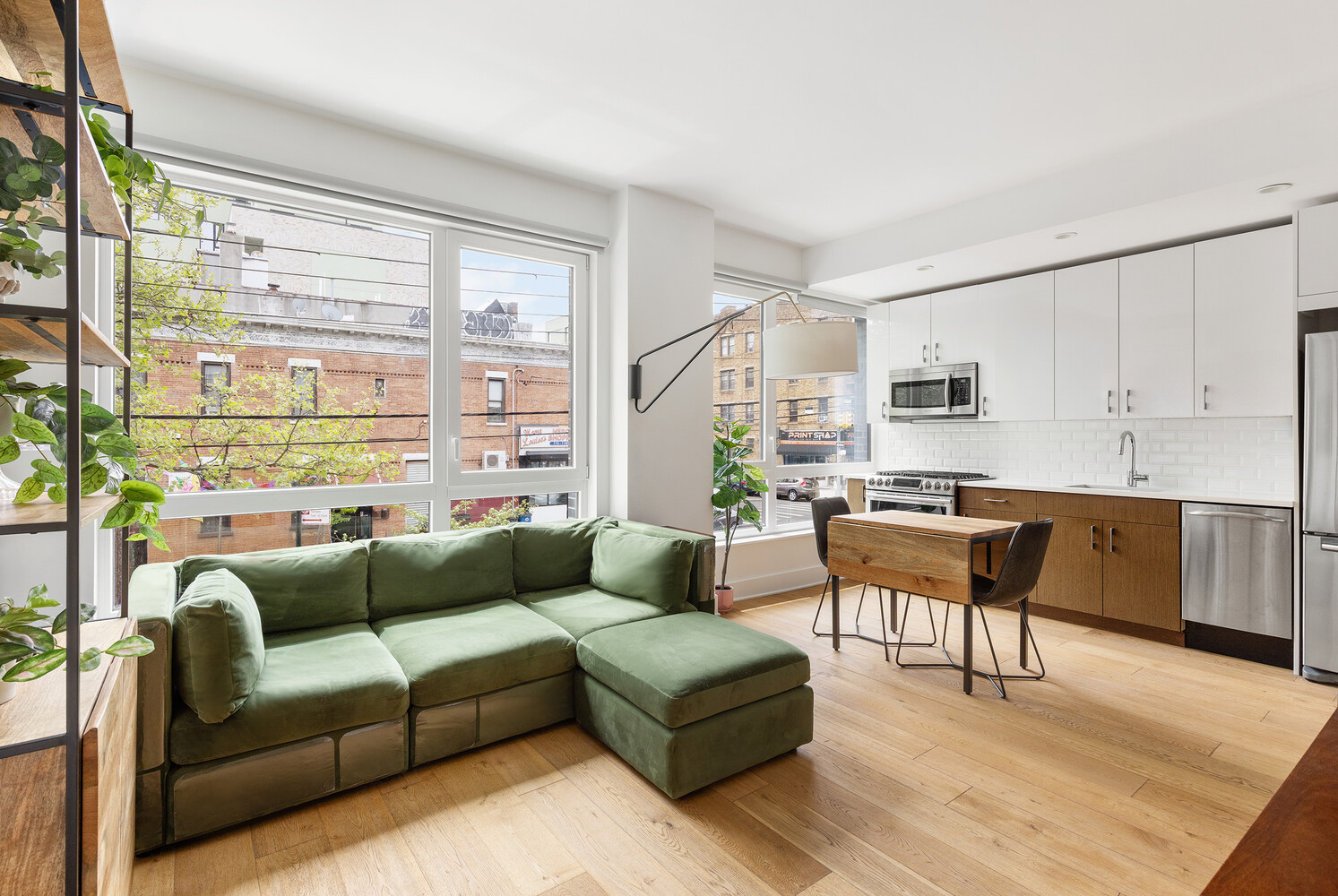 401 RUTLAND Road 2E