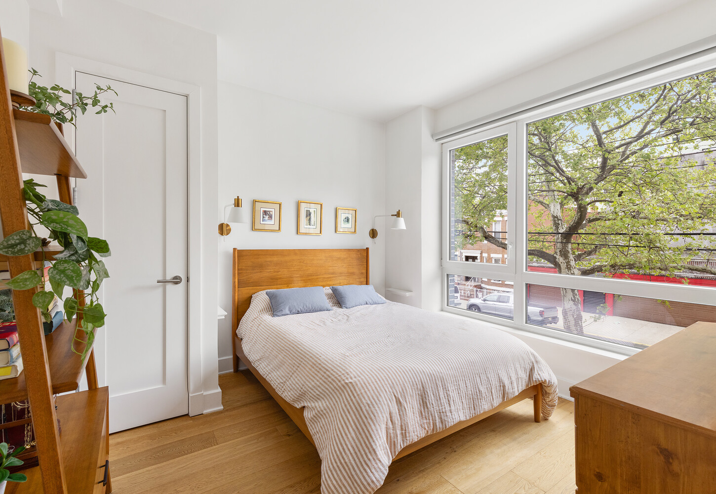 401 RUTLAND Road 2E