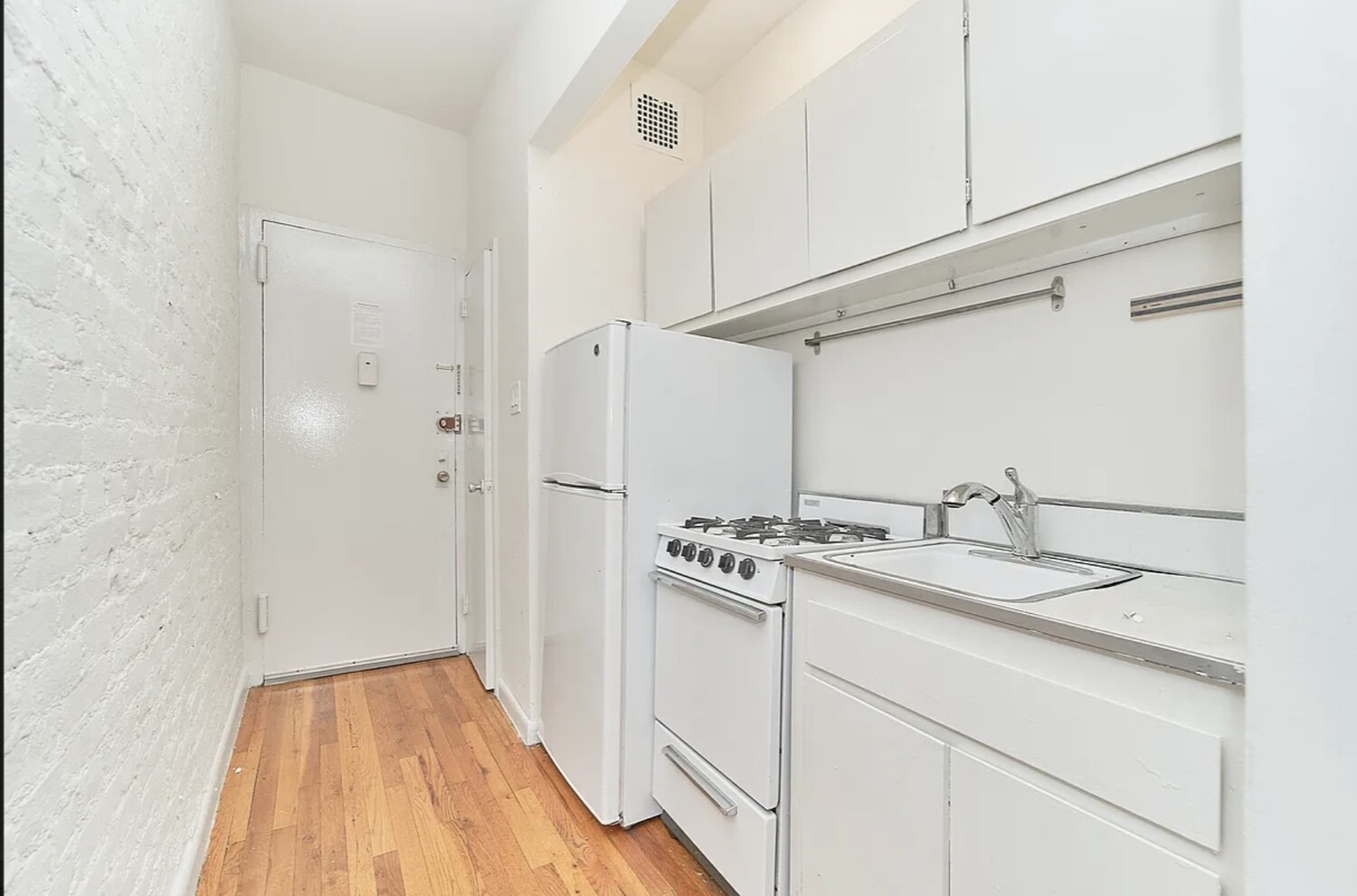 233 E 12TH Street 2C/3C