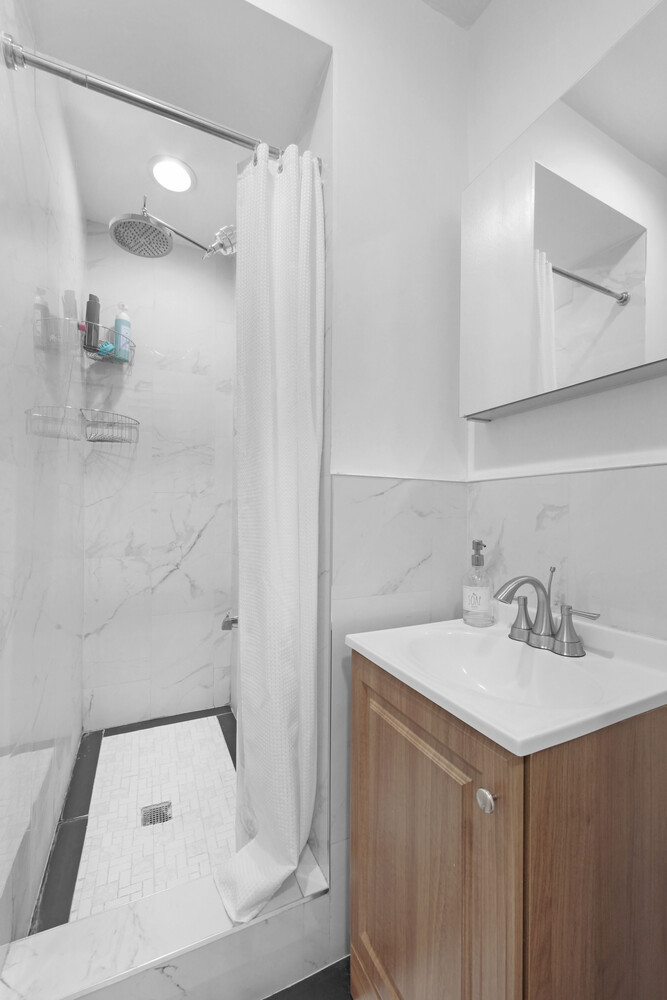 230 E 25TH Street 3E
