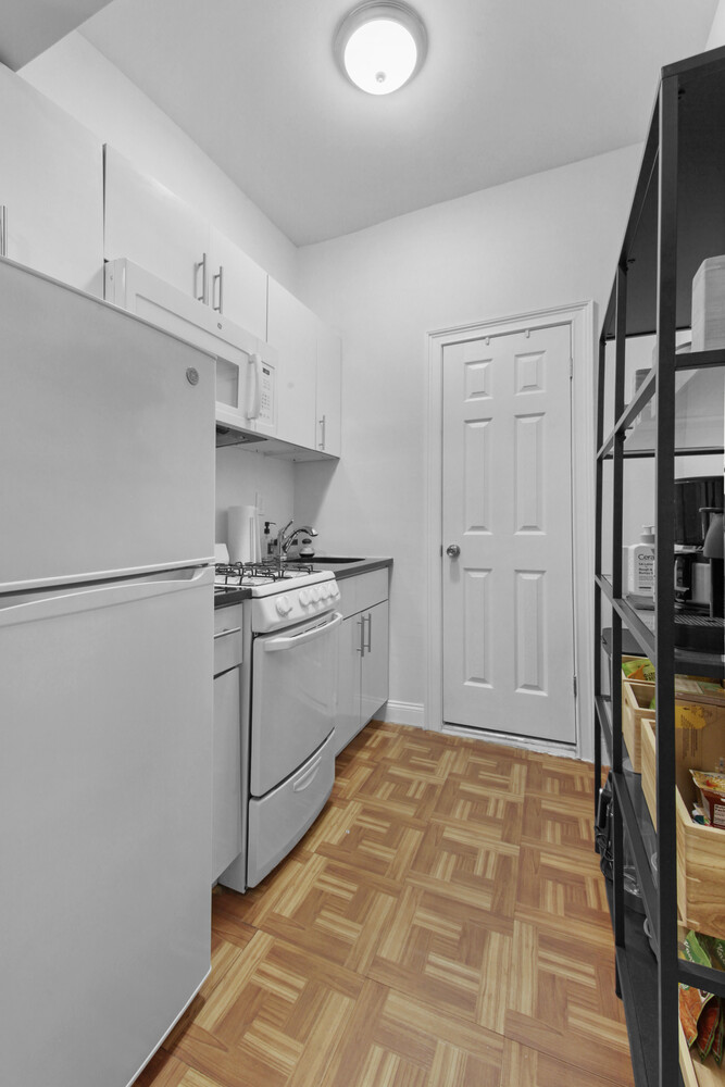 230 E 25TH Street 3E