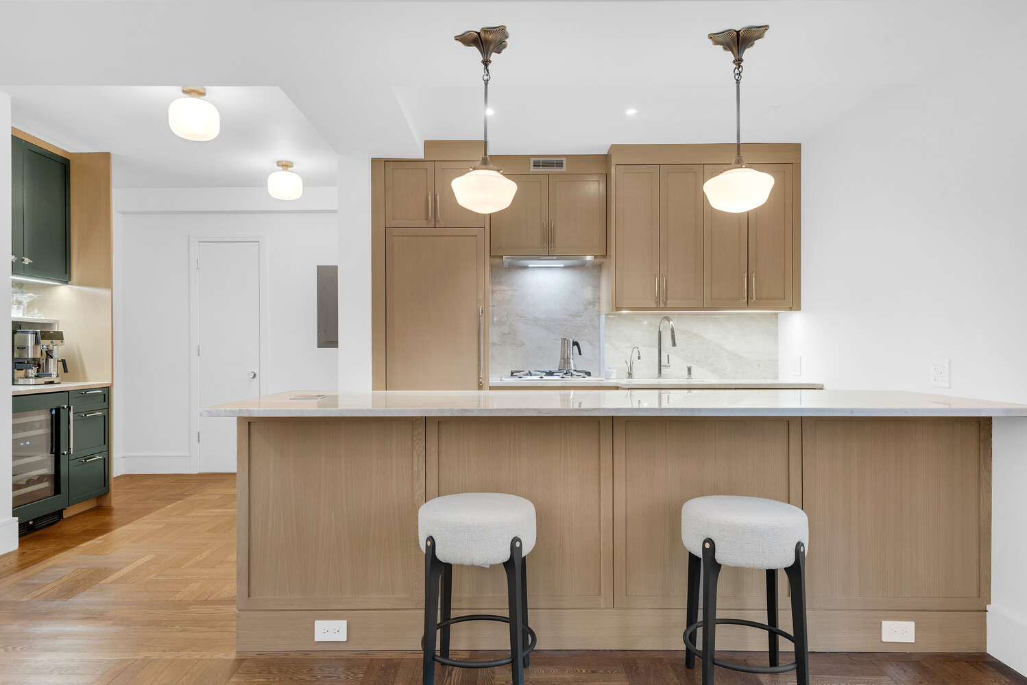 785 PARK Avenue 4D