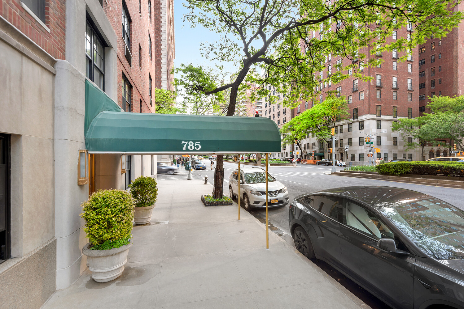 785 PARK Avenue 4D