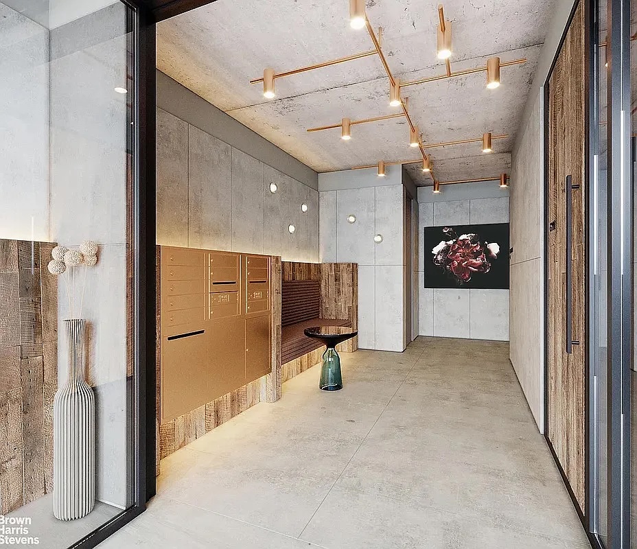 186 HURON Street 3B