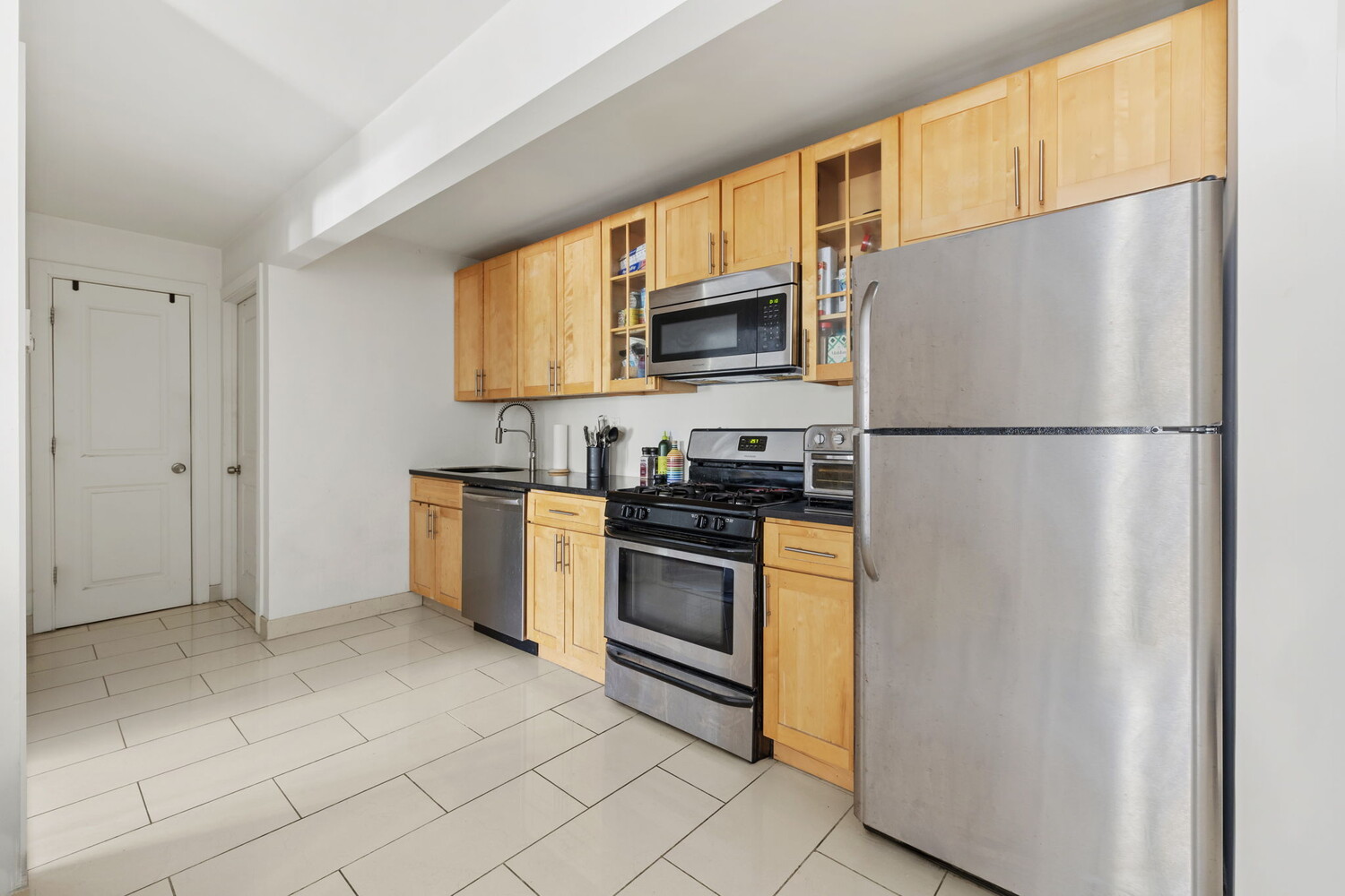 201-205 HURON Street 2B