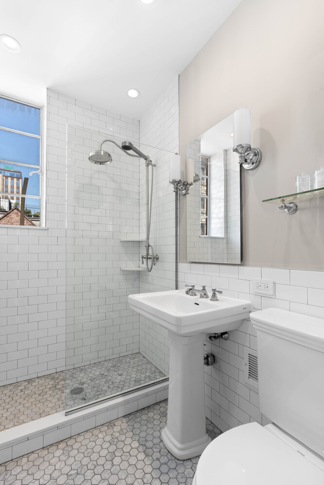 1 RUTHERFORD Place 5R