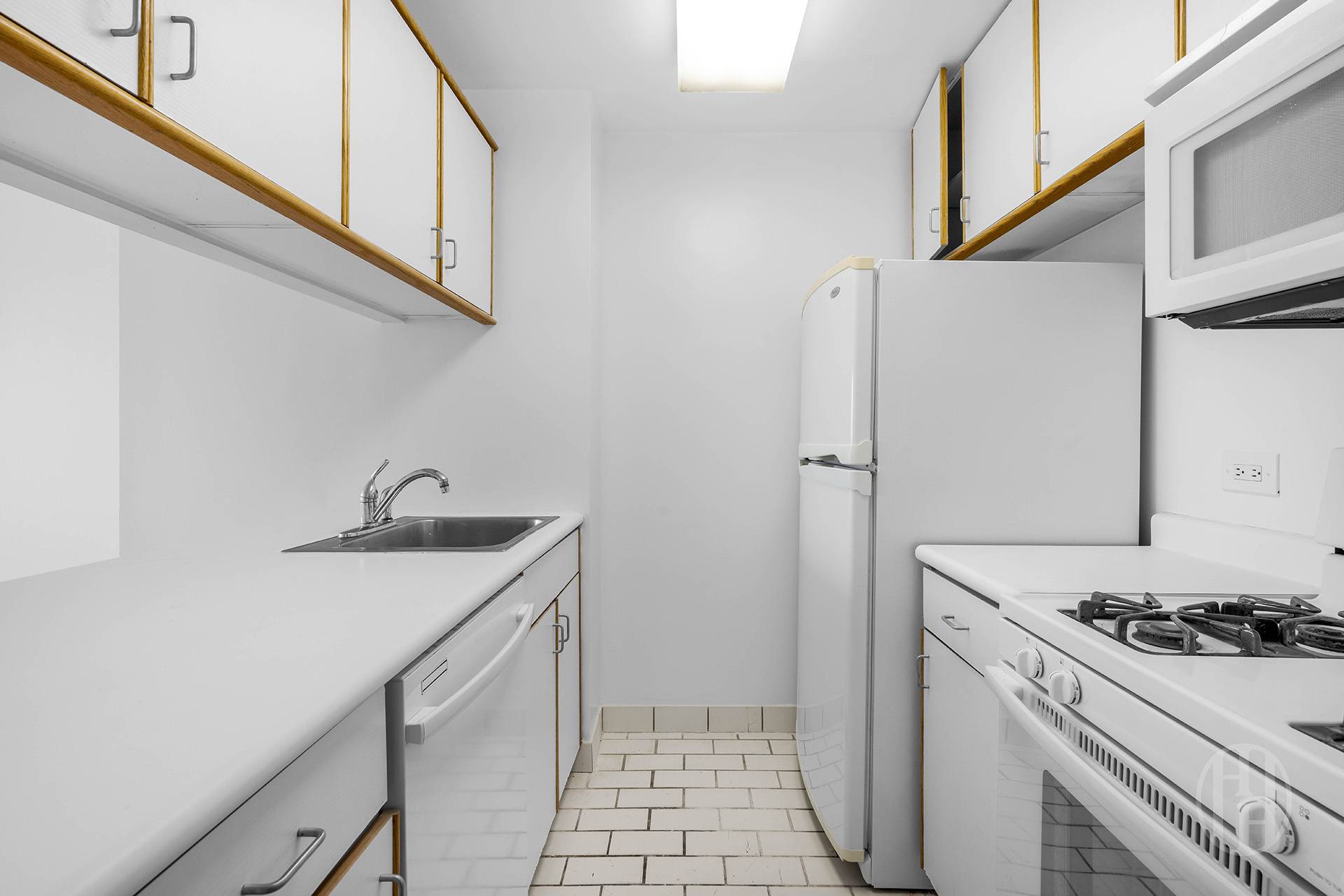 200 Rector Place 31C