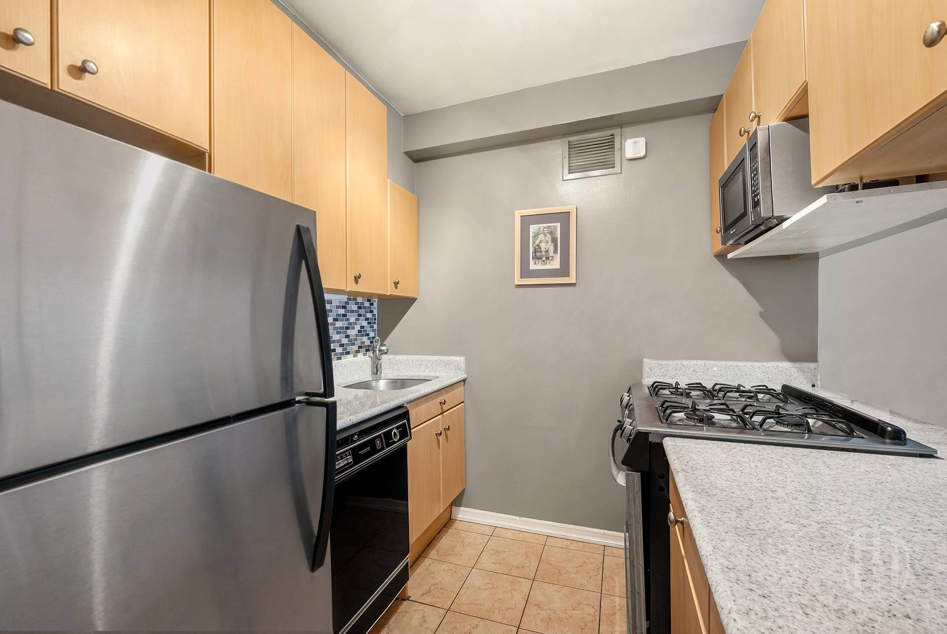 280 Rector Place 8A