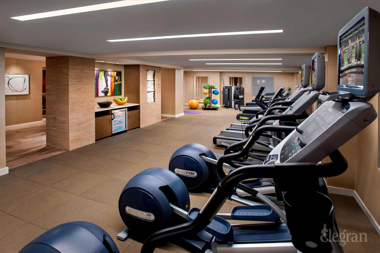 160 CENTRAL Park S 720