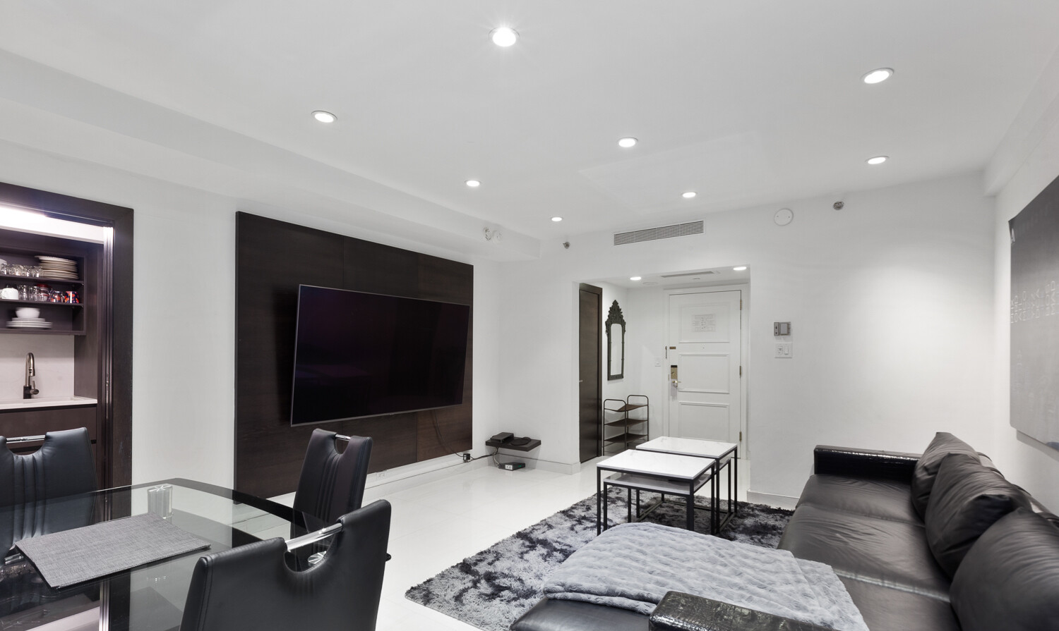 160 CENTRAL Park S 720