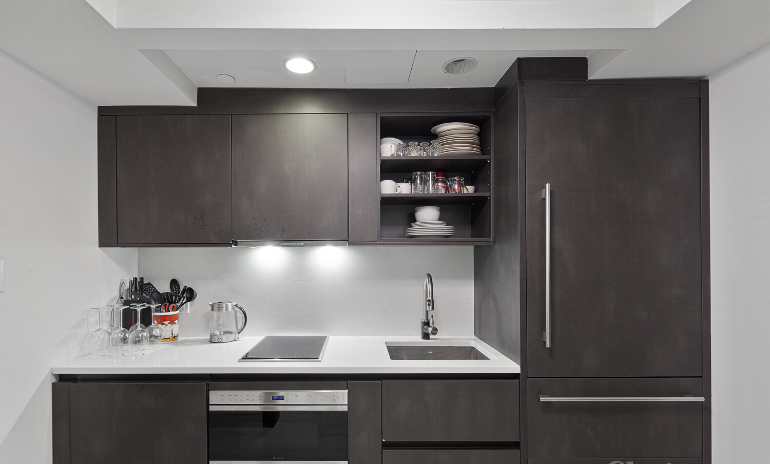 160 CENTRAL Park S 720