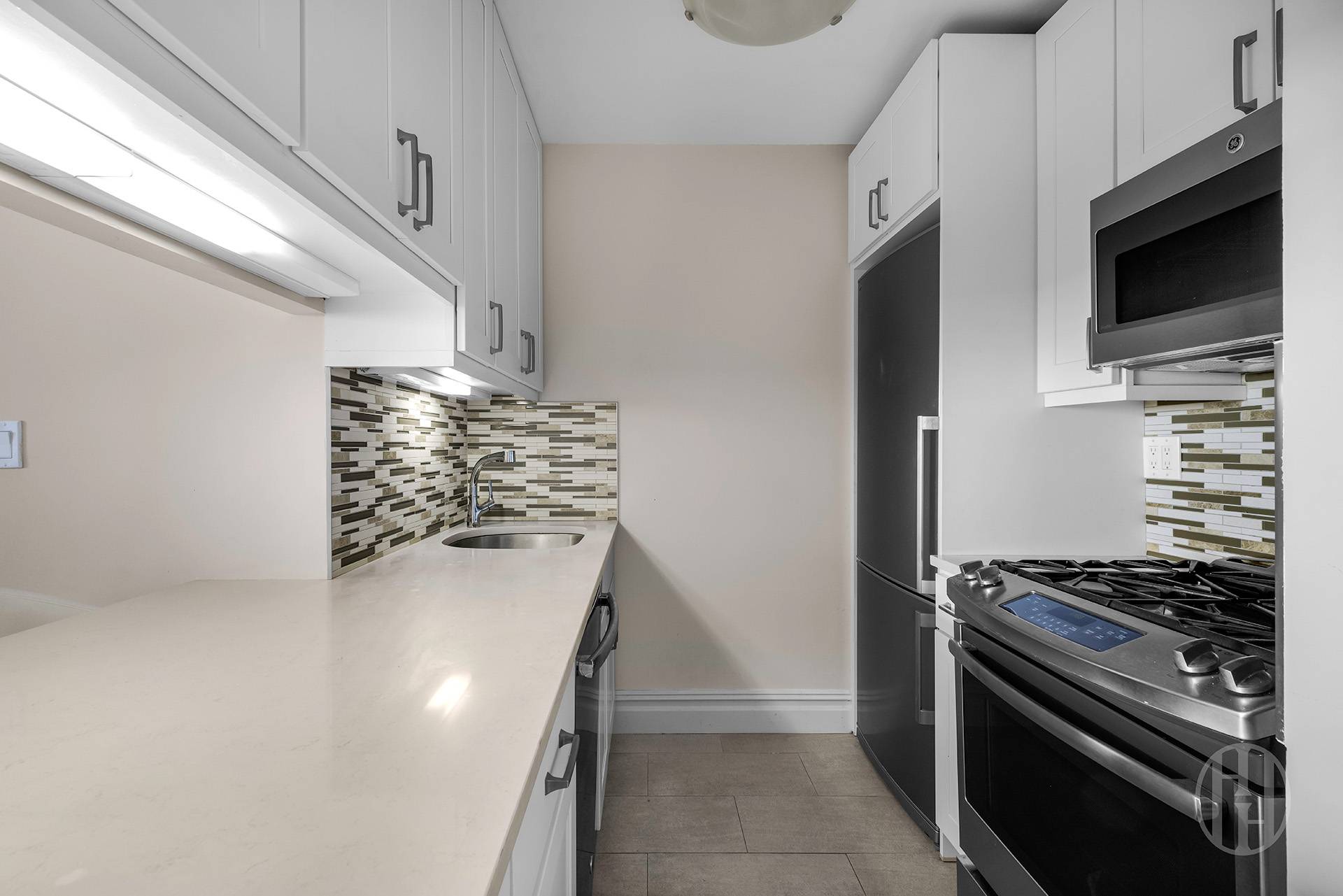 377 Rector Place 10L