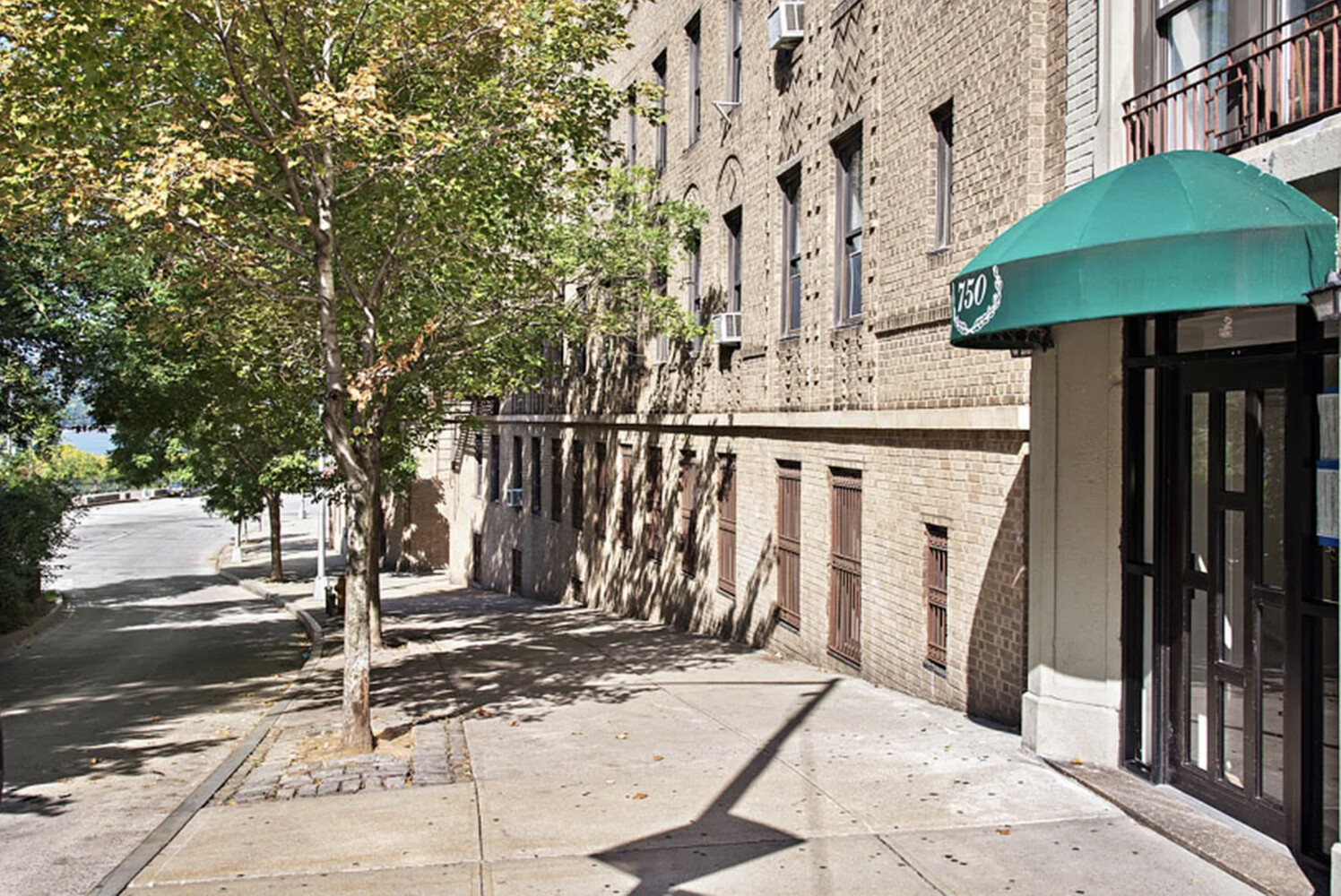 750 RIVERSIDE Drive 2B