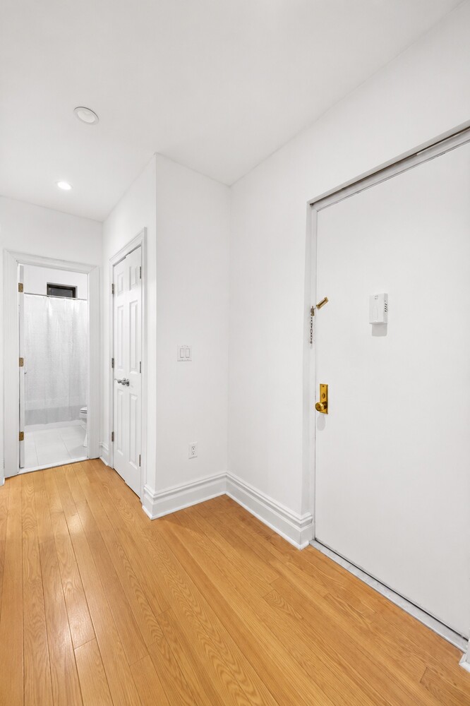 750 RIVERSIDE Drive 2B
