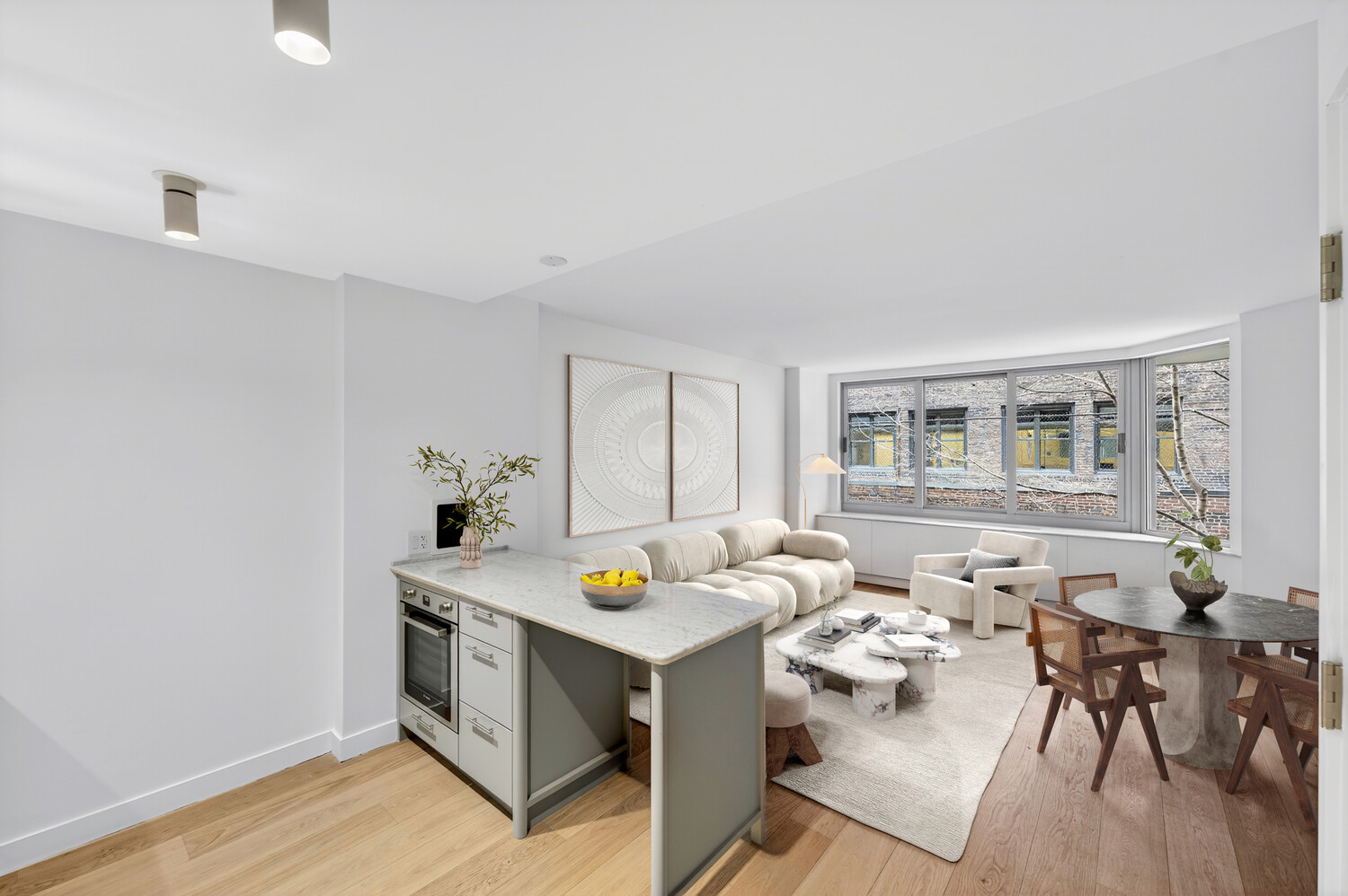 234 E 46TH Street 305