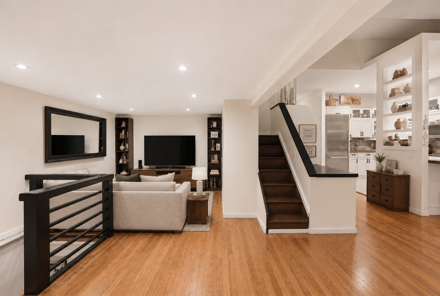 233 W 26TH Street 1RW