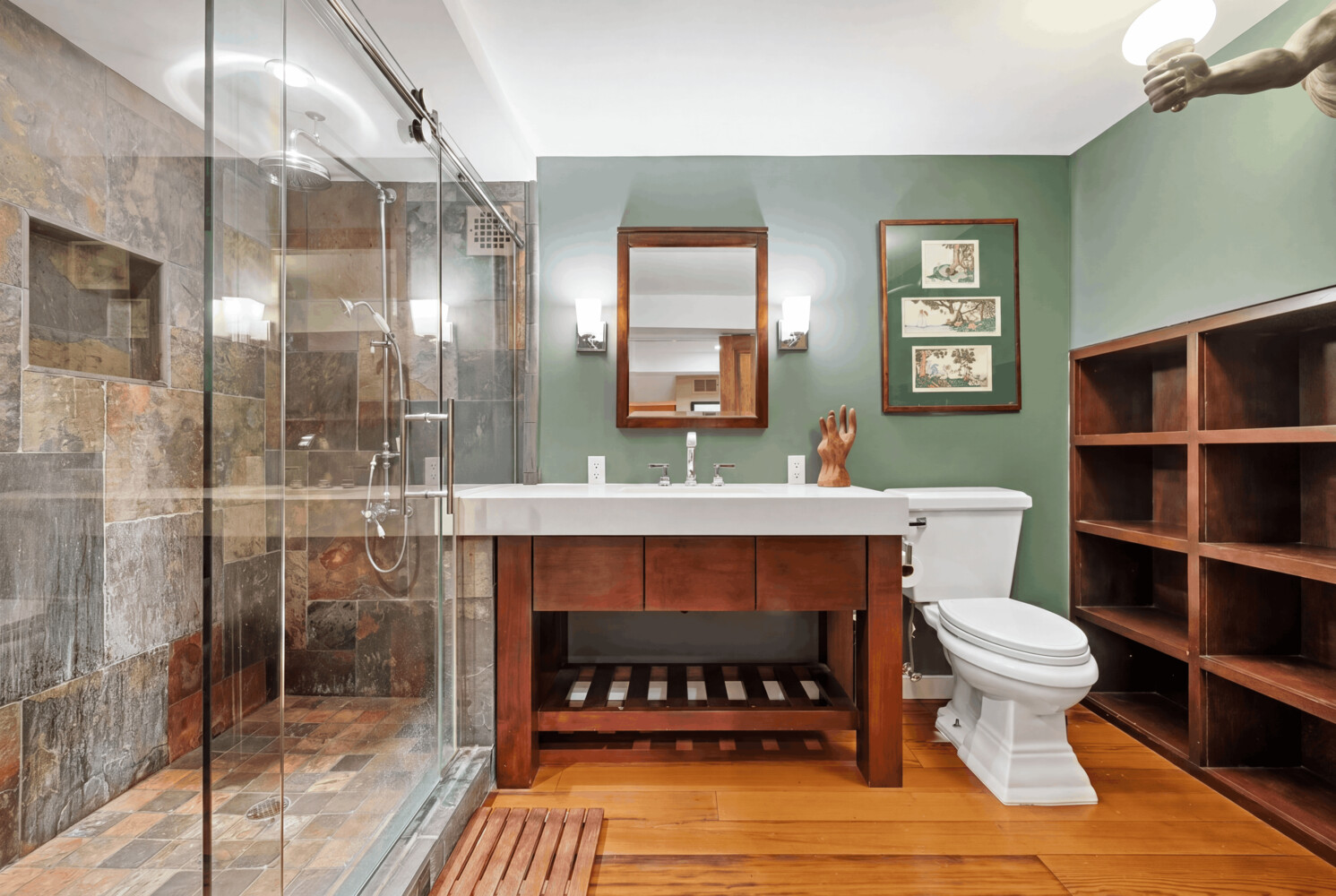 233 W 26TH Street 1RW