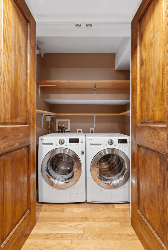 233 W 26TH Street 1RW