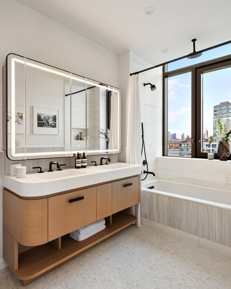 480 KENT Avenue 18D
