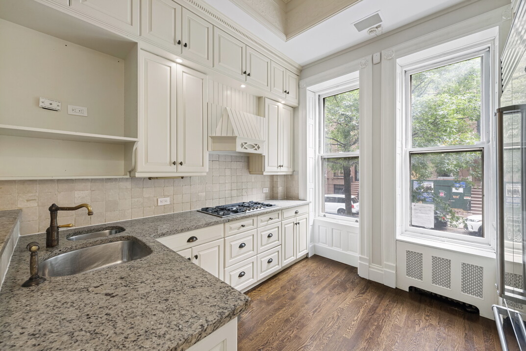 120 W 87TH Street