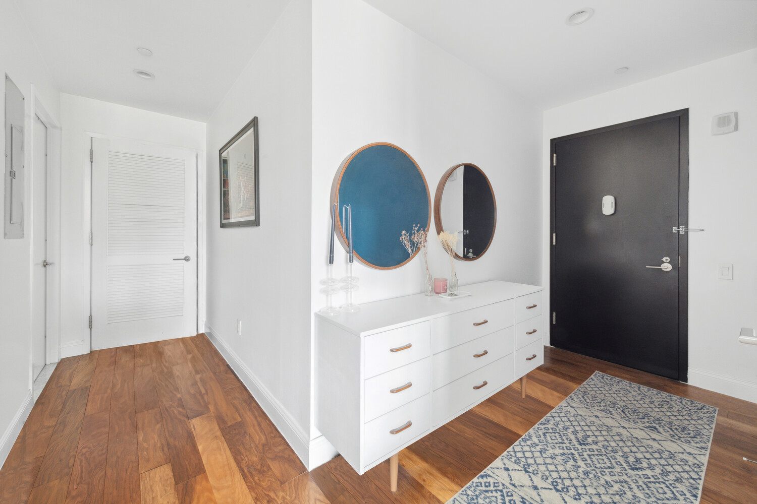 42-14 CRESCENT Street 5B