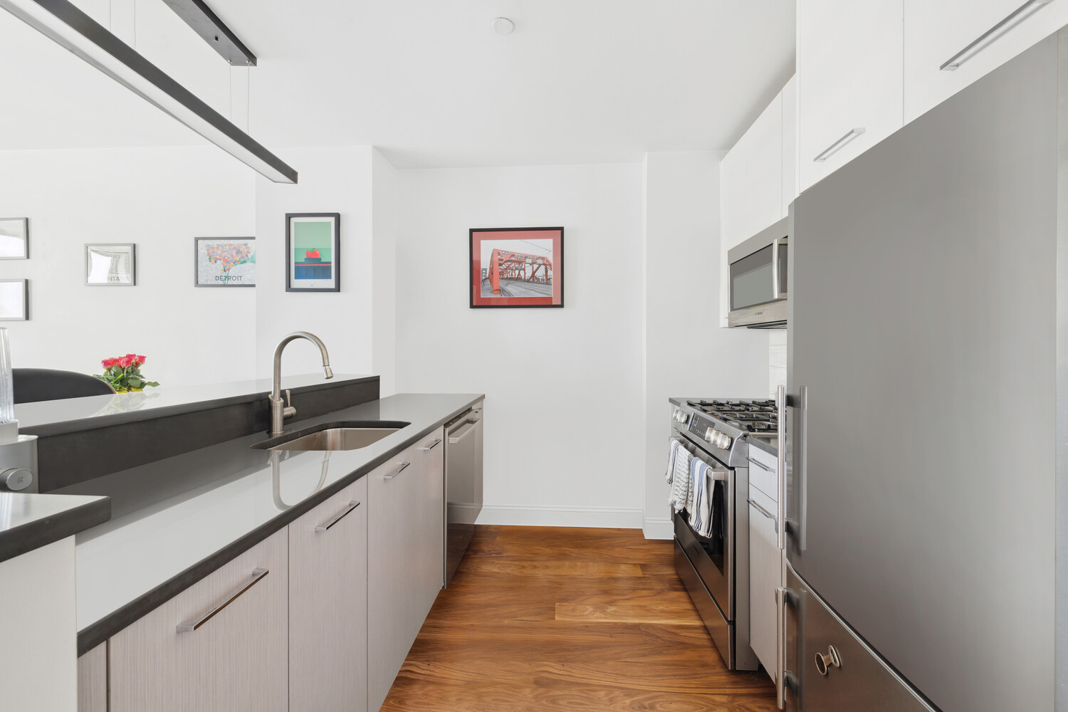 42-14 CRESCENT Street 5B