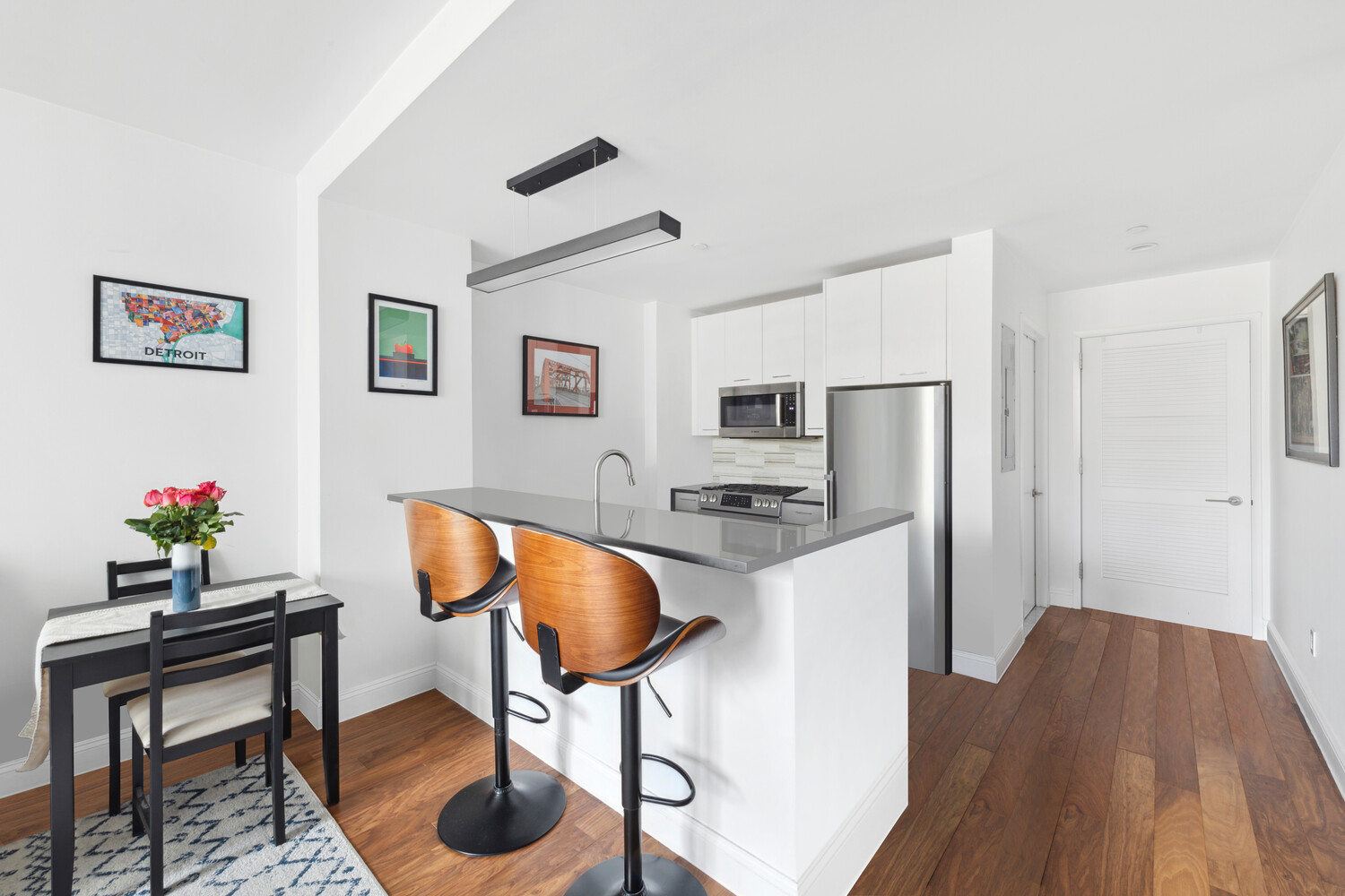 42-14 CRESCENT Street 5B