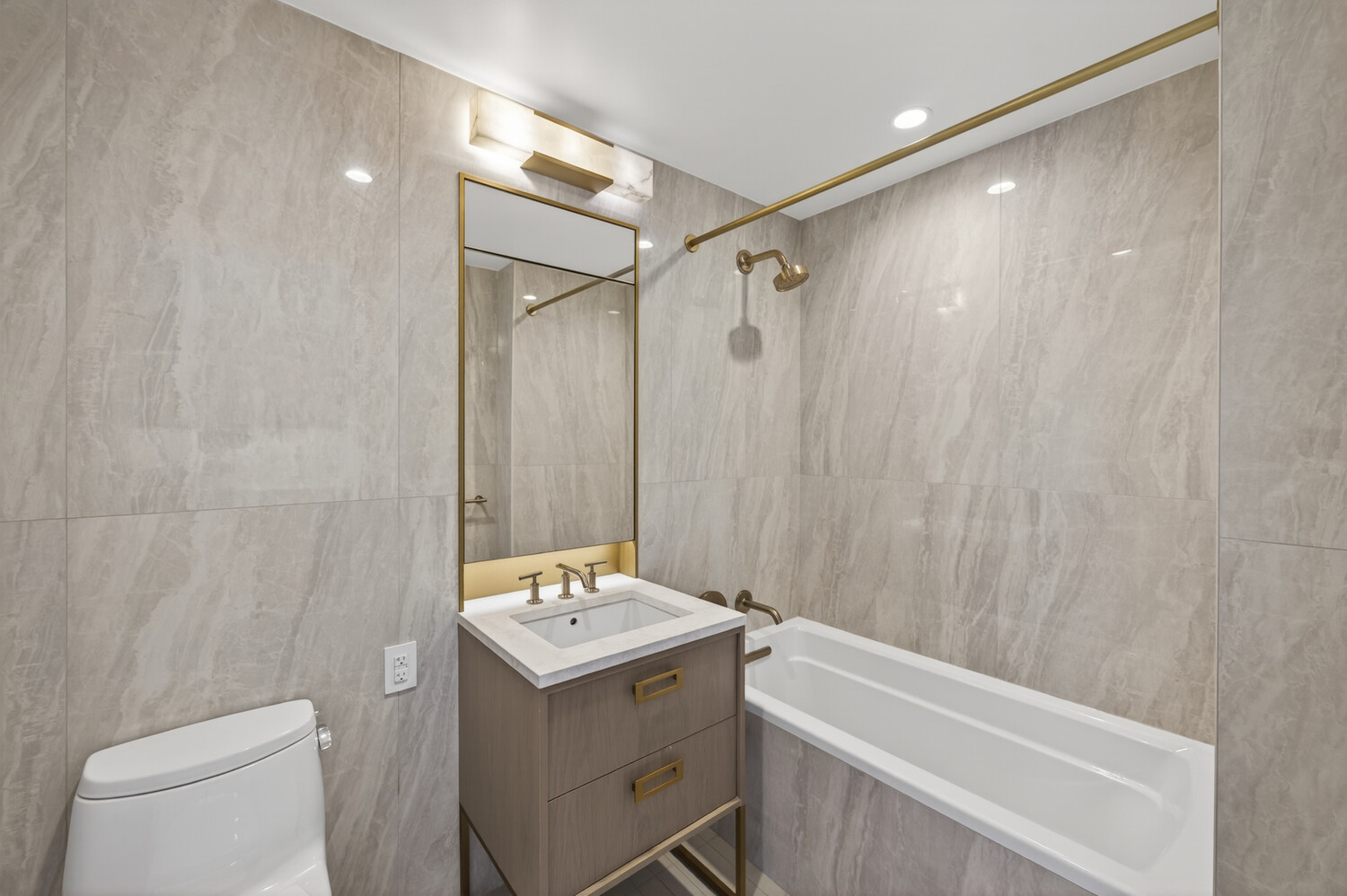 3 COURT Square 3305