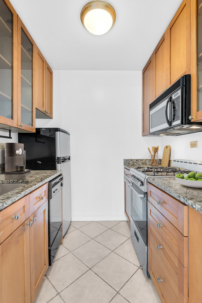 415 E 85TH Street 8D