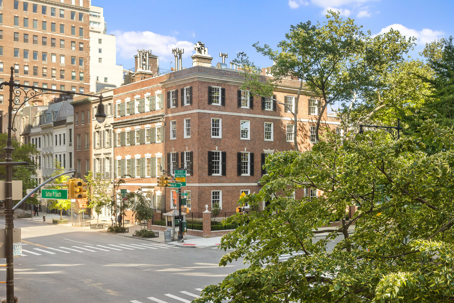 2 SUTTON Place S 2D