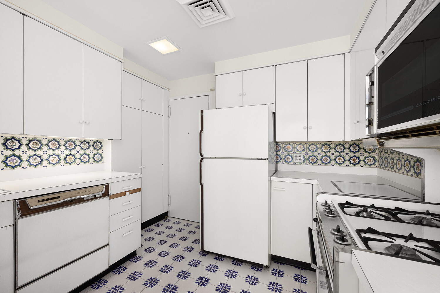 2 SUTTON Place S 2D