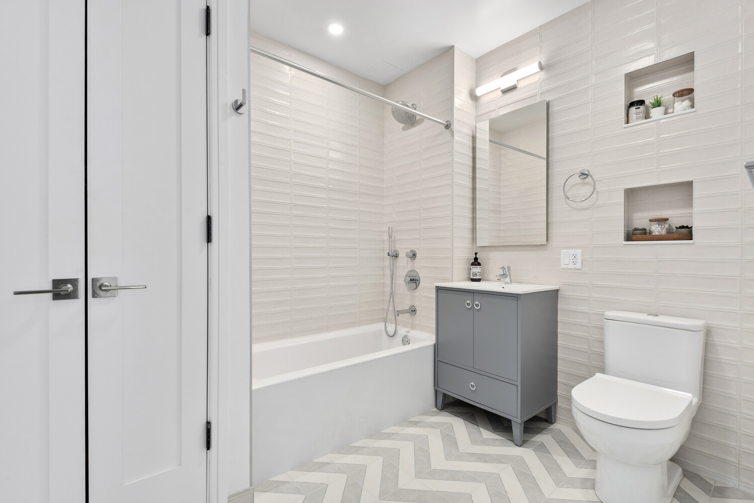 1 LENOX Road 3B