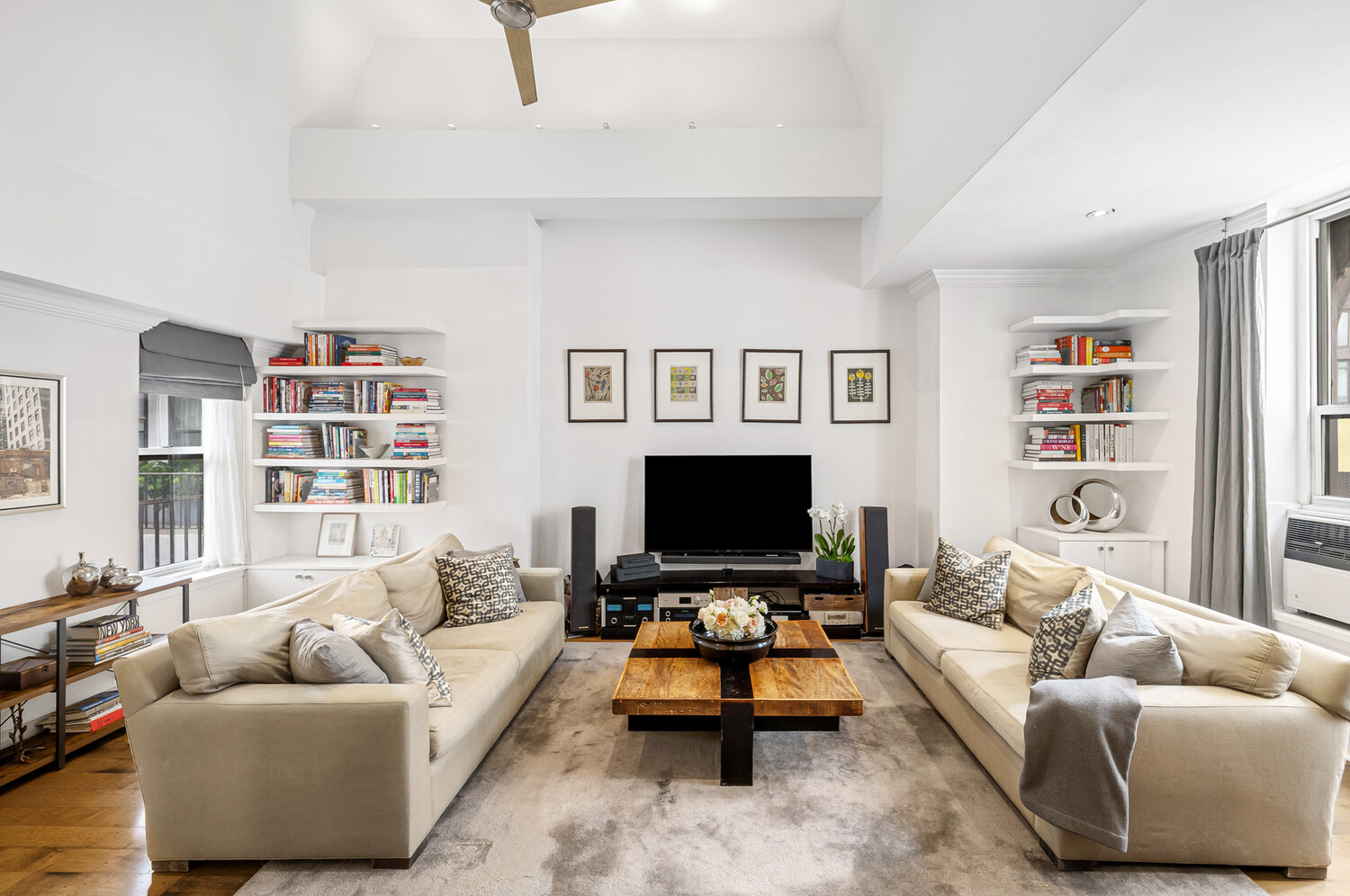 3 HANOVER Square 23B