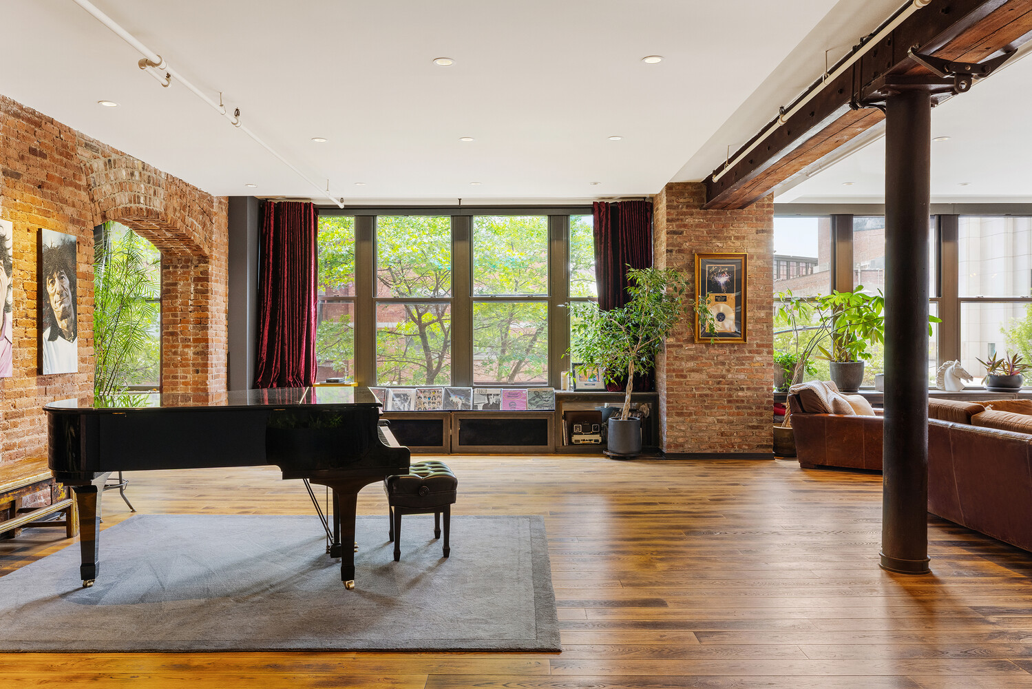 345 W 13TH Street 2E