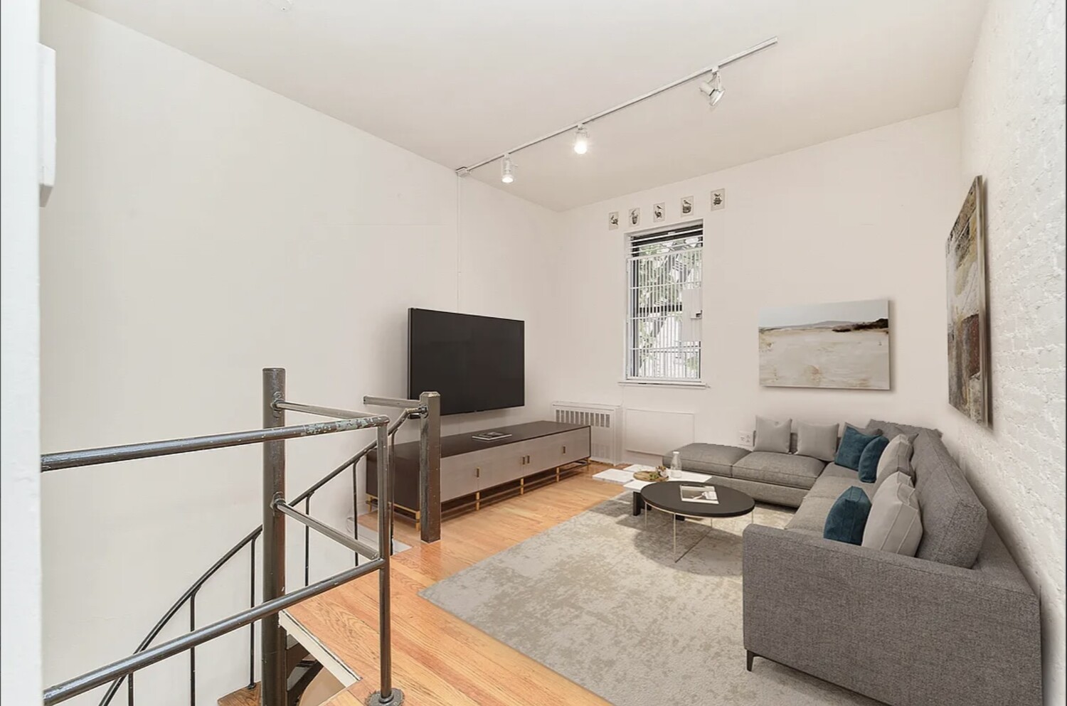 233 E 12TH Street 4C/5C